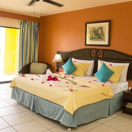 Tropikist Beach Hotel And Resort Crown Point Ngoại thất bức ảnh