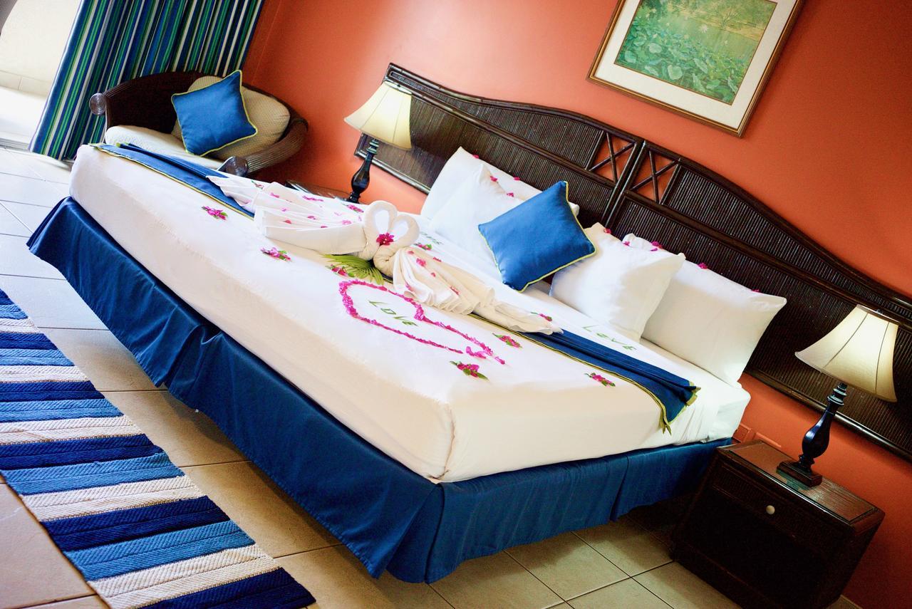 Tropikist Beach Hotel And Resort Crown Point Ngoại thất bức ảnh